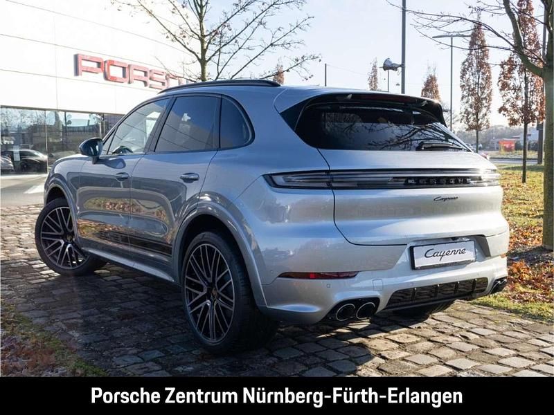 Gebraucht Porsche Cayenne 354 PS (260 kW) 2025 Dolomitsilbermetallic SUV