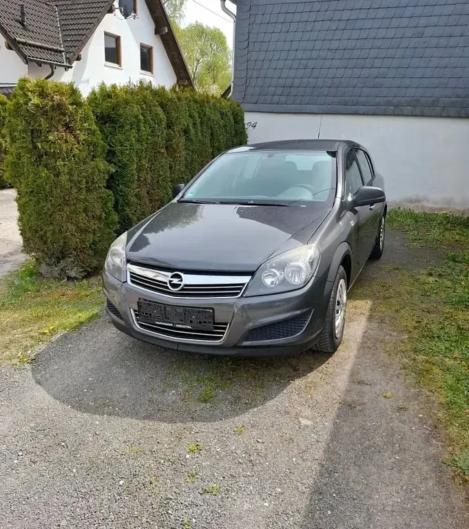 Second-hand Opel Astra 90 CP (66 kW) 2009 Gri Berlinǎ