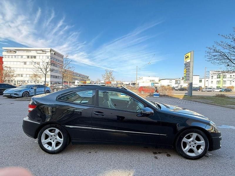 Gebraucht Mercedes CLC180 143 PS (105 kW) 2009 Schwarz Kleinwagen