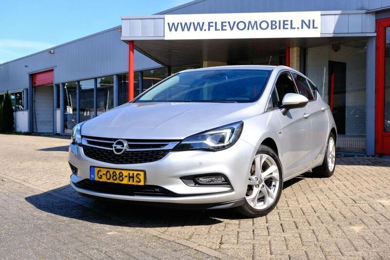 Grau Gebraucht 2019 Opel Astra Innovation Limousine | 9.500 € (Guter Preis) - Bild 1/4