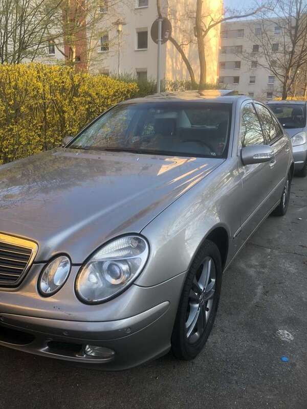 Bronze Gebraucht 2003 Mercedes E200 Classic Limousine | 3.499 € (Guter Preis) - Bild 1/4