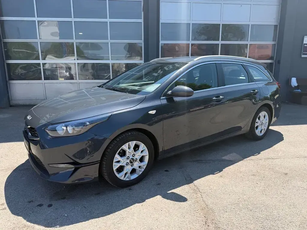 Gebraucht Kia Ceed 160 PS (117 kW) 2023 Grau Kleinwagen