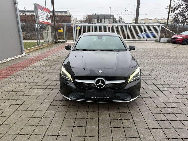 Gebraucht Mercedes CLA180 109 PS (80 kW) 2016 Schwarz Limousine