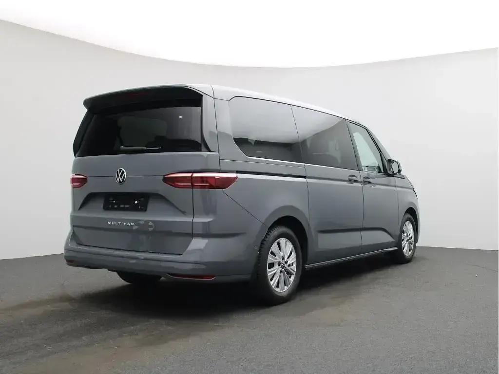 Begagnad VW T7 150 HK (110 kW) 2024 Grå Van