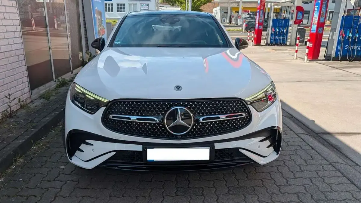 Gebraucht Mercedes GLC450 AMG 367 PS (269 kW) 2024 Polarweiss SUV