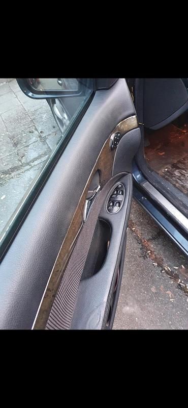 Gebraucht Mercedes E220 Avantgarde 150 PS (110 kW) 2002 Limousine