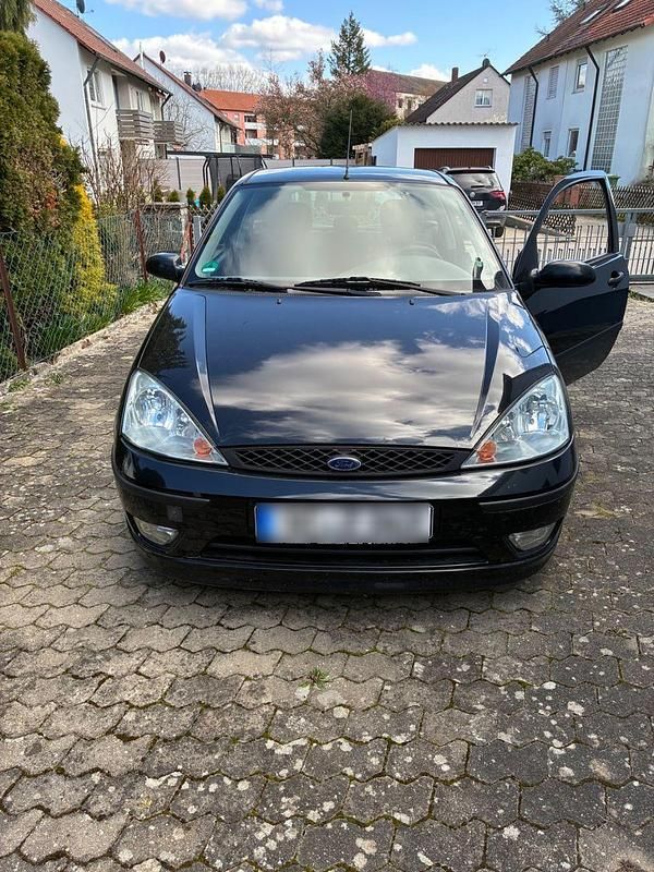 Usata Ford Focus 116 CV (85 kW) 2004 Nero Utilitaria
