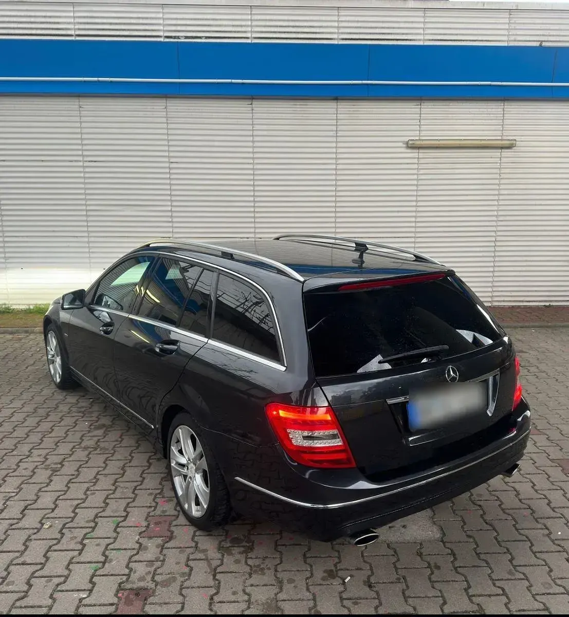 Gebraucht Mercedes C300 231 PS (169 kW) 2011 Grau Kombi