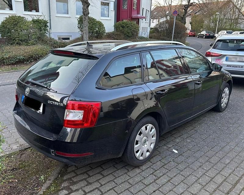 Gebraucht Skoda Octavia Ambition 150 PS (110 kW) 2014 Schwarz Kleinwagen