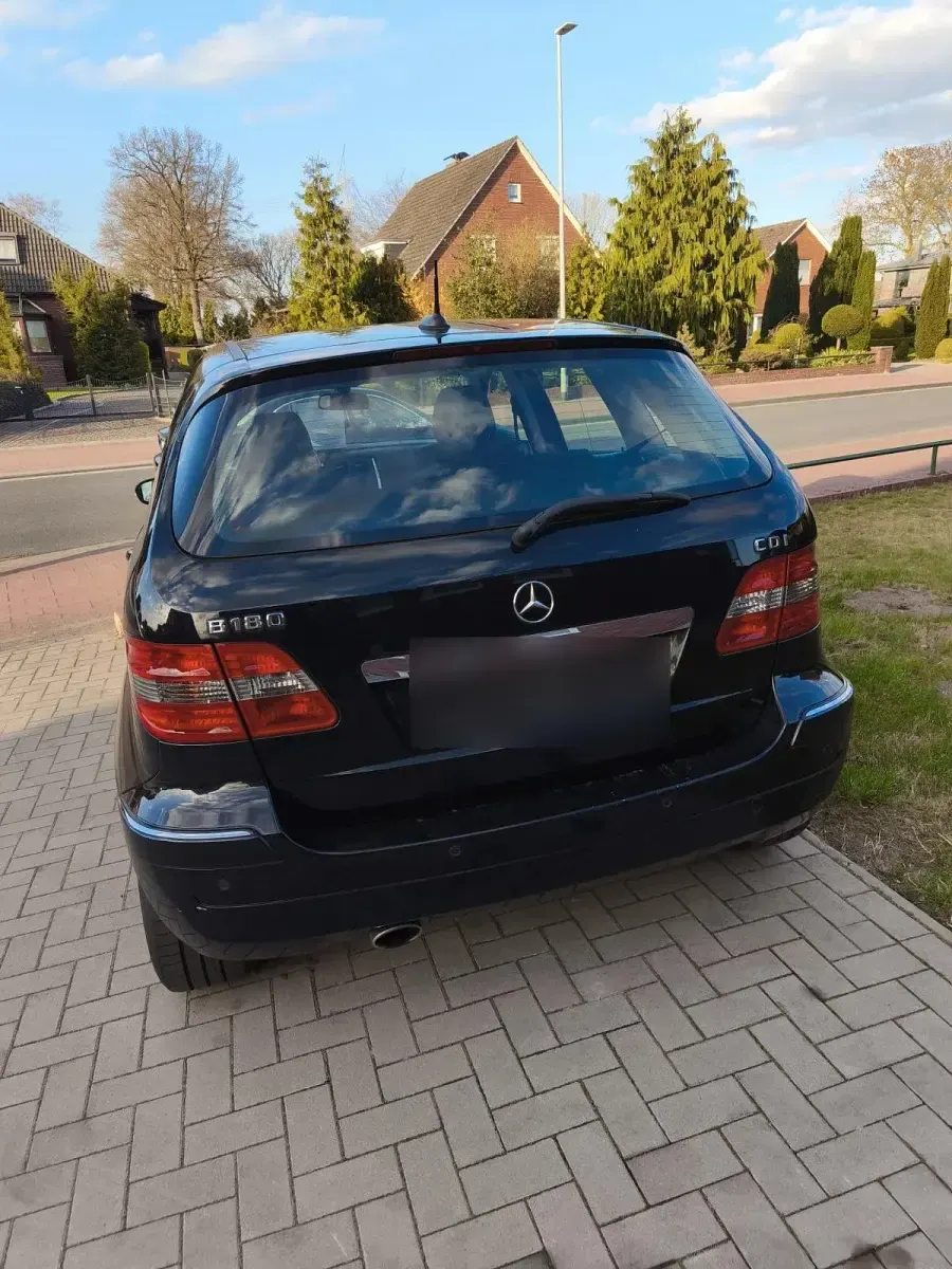 Gebraucht Mercedes B180 109 PS (80 kW) 2008 Schwarz Van / Kleinbus