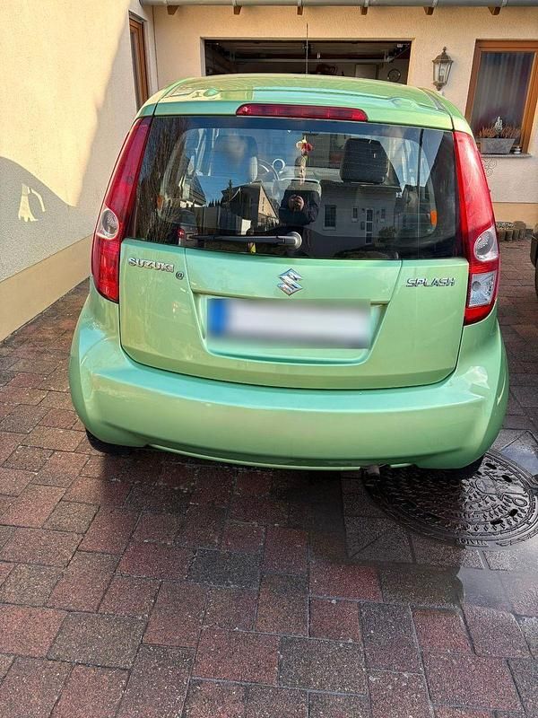 Gebraucht Suzuki Splash Basic 65 PS (47 kW) 2008 Grün Kleinwagen