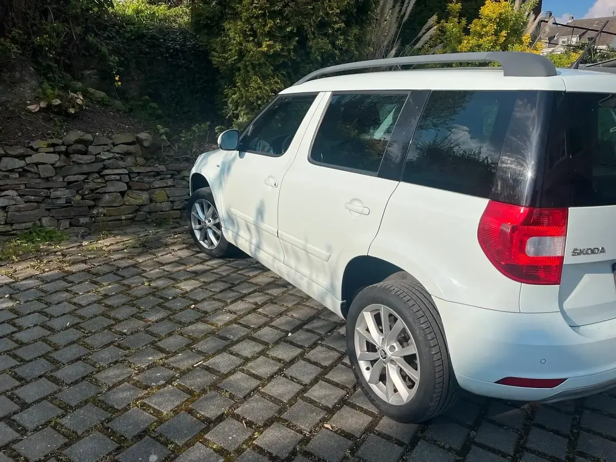 Gebraucht Skoda Yeti Joy 110 PS (80 kW) 2016 Weiß SUV