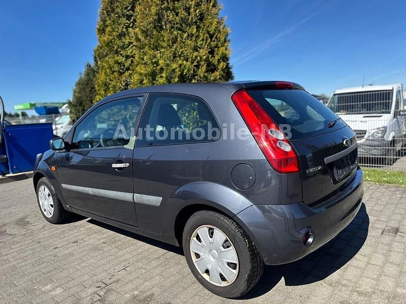 Gebraucht Ford Fiesta Fun X 69 PS (50 kW) 2007 Grau Kleinwagen