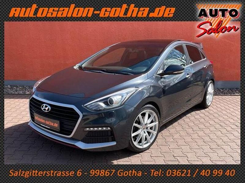 Grau Gebraucht 2016 Hyundai i30 Turbo Limousine | 15.790 € (Teuer) - Bild 1/4