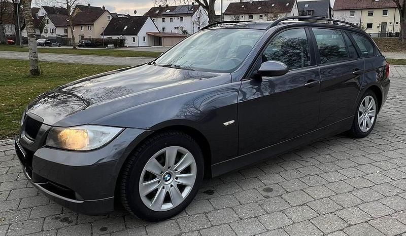 Gebraucht BMW 318 129 PS (94 kW) 2007 Grau Kombi