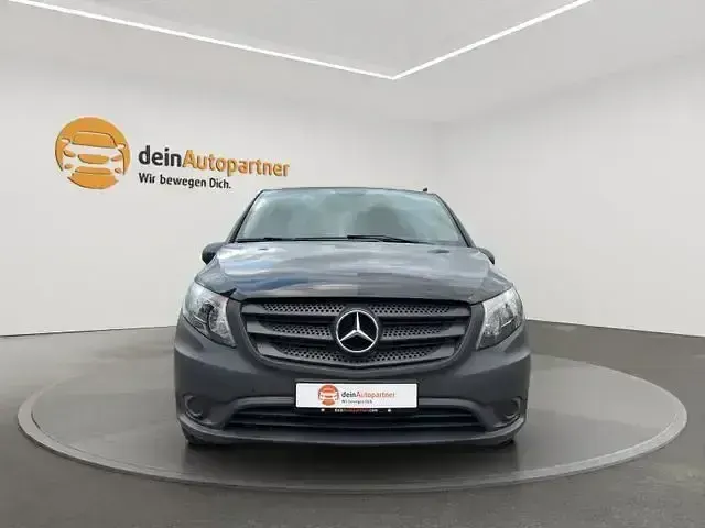 Gebraucht Mercedes Vito 190 PS (139 kW) 2020 Obsidianschwarz Van