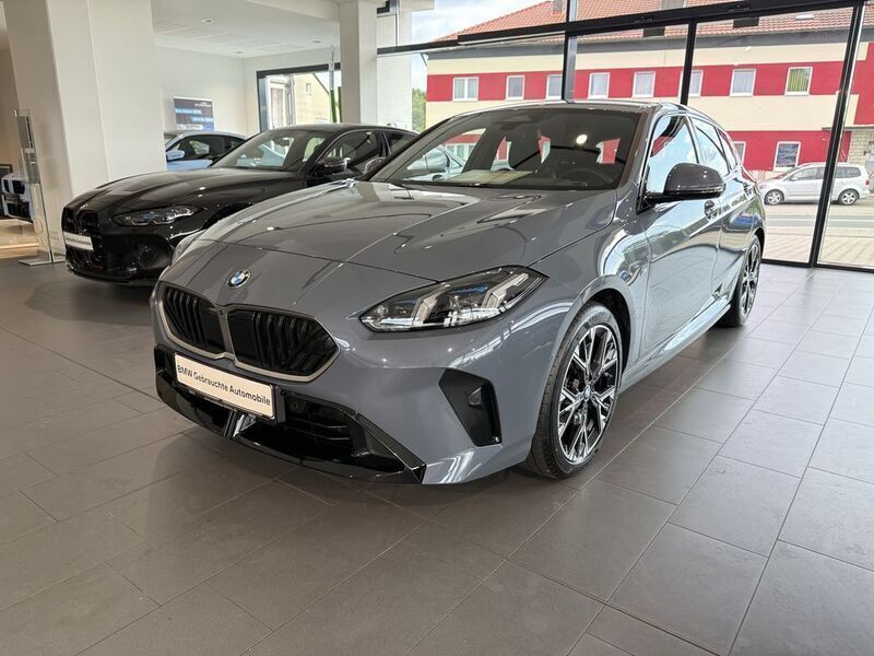 Grau Gebraucht 2024 BMW 120 M Sport Kleinwagen | 34.490 € (Fairer Preis) - Bild 1/4