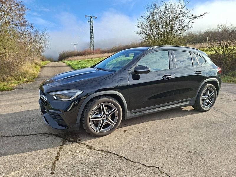 Gebraucht Mercedes GLA220 AMG 190 PS (139 kW) 2023 Schwarz SUV