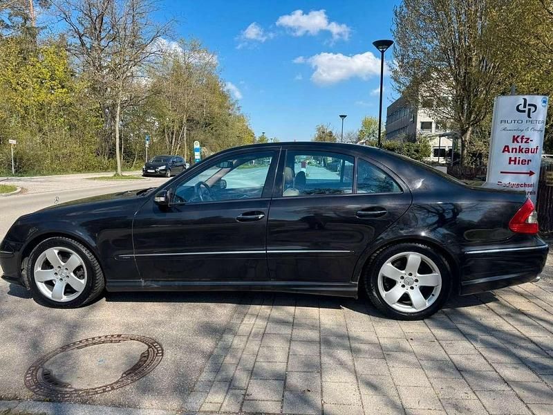 Gebraucht Mercedes E500 306 PS (225 kW) 2004 Mokkaschwarz lackierung Limousine