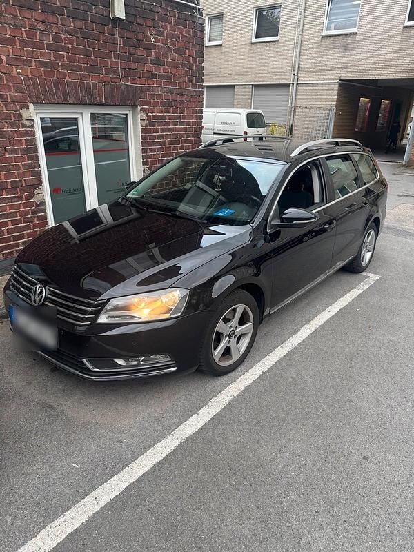 Schwarz Gebraucht 2014 VW Passat Kombi | 5.800 € (Superpreis) - Bild 1/4