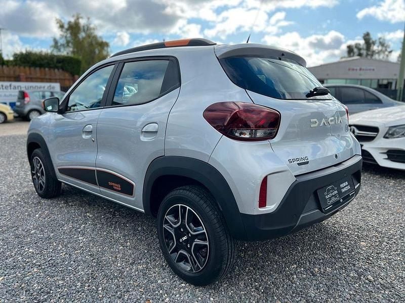 Gebraucht Dacia Spring Essentiel 33 kW (45 PS) 2023 Silber Kleinwagen