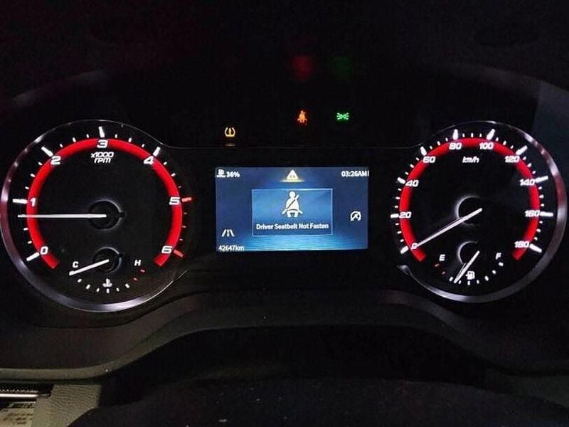 Second-hand Maxus V90 148 CP (108 kW) 2024 Alb Van