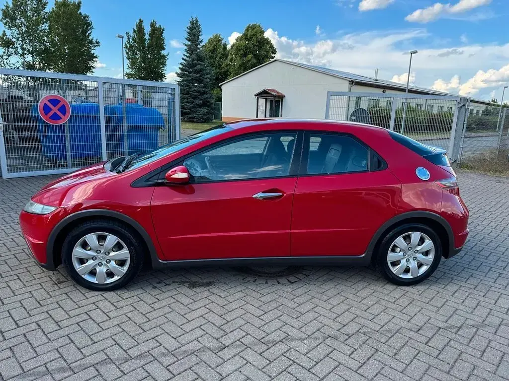 Gebraucht Honda Civic Comfort 99 PS (72 kW) 2009 Rot Limousine