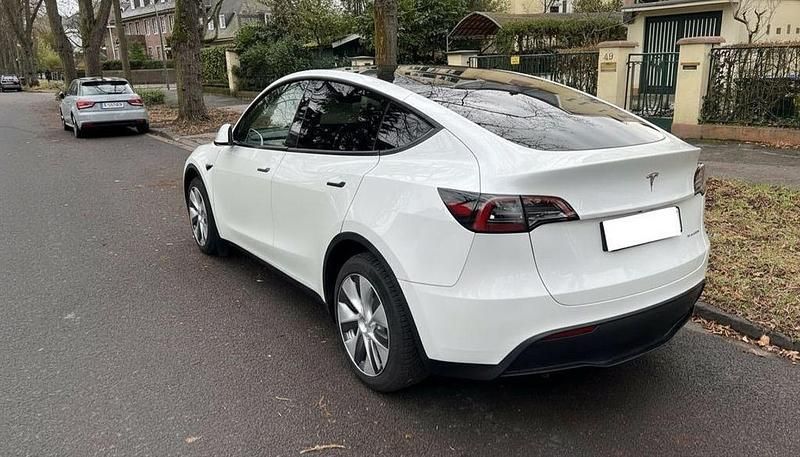 Gebraucht Tesla Model Y 274 kW (373 PS) 2023 Weiß SUV