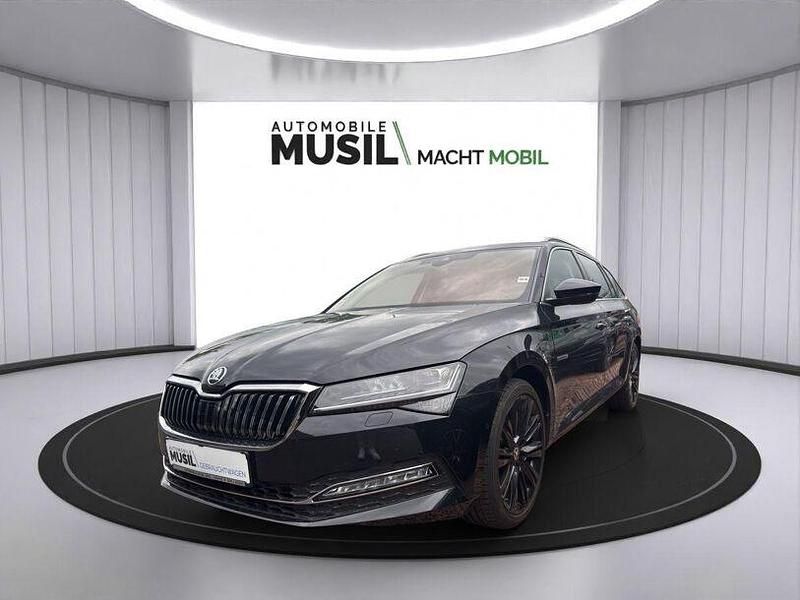 Schwarzmagic perleffekt Gebraucht 2024 Skoda Superb Business Line Kombi | 47.650 € - Bild 1/4