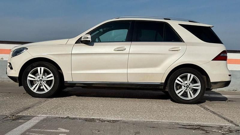 Weiß Gebraucht 2013 Mercedes ML250 SUV | 18.800 € (Guter Preis) - Bild 1/4