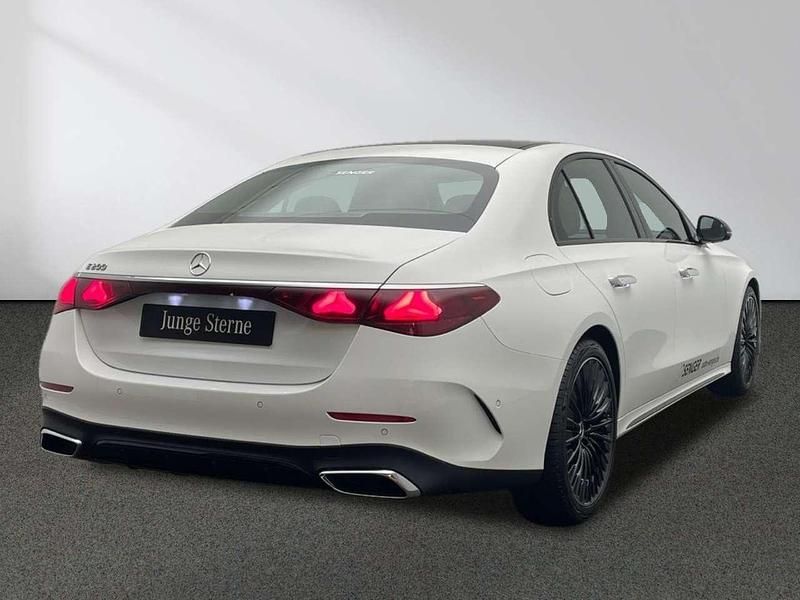 Gebraucht Mercedes E200 Premium 204 PS (150 kW) 2025 Weiß Limousine
