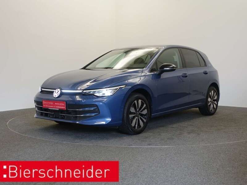 Blau Gebraucht 2024 VW Golf VIII Pro Limousine | 23.450 € (Guter Preis) - Bild 1/4