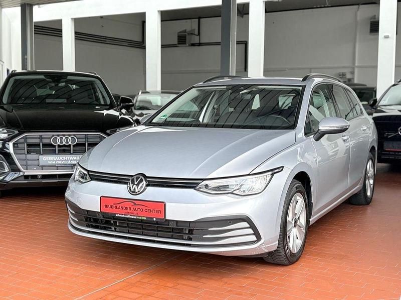 Silber Gebraucht 2022 VW Golf VIII Kombi | 17.999 € (Guter Preis) - Bild 1/4