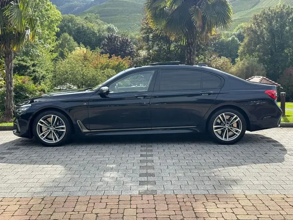 Gebraucht BMW M760 Sport Line 609 PS (447 kW) 2017 Schwarz Limousine
