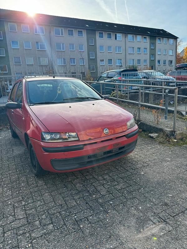 Rot Gebraucht 2003 Fiat Punto Kleinwagen | 650 € (Guter Preis) - Bild 1/4