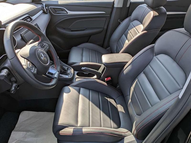 Gebraucht MG ZS Luxury 106 PS (77 kW) 2023 Schwarz SUV