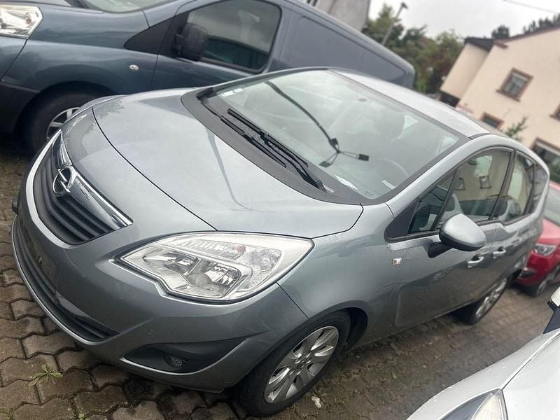 Silber Gebraucht 2011 Opel Meriva Edition Van / Kleinbus | 3.700 € (Fairer Preis) - Bild 1/4