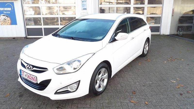 Creamy white Gebraucht 2015 Hyundai i40 Style Kombi | 8.950 € (Fairer Preis) - Bild 1/4