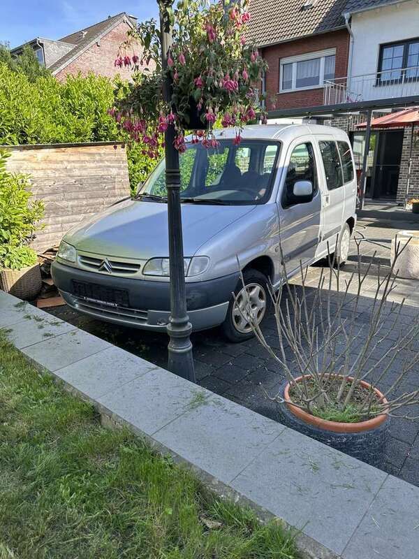 Silber Gebraucht 2002 Citroën Berlingo Van / Kleinbus | 800 € (Fairer Preis) - Bild 1/4