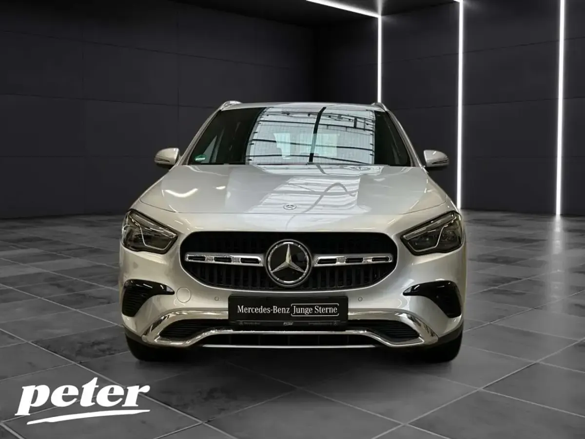Gebraucht Mercedes GLA180 Progressive 136 PS (100 kW) 2025 Silber SUV