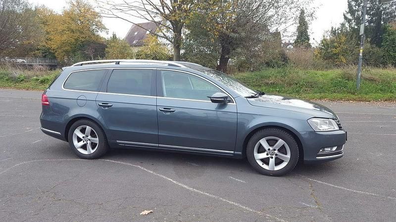 Gebraucht VW Passat Comfortline 140 PS (102 kW) 2012 Grau Kombi