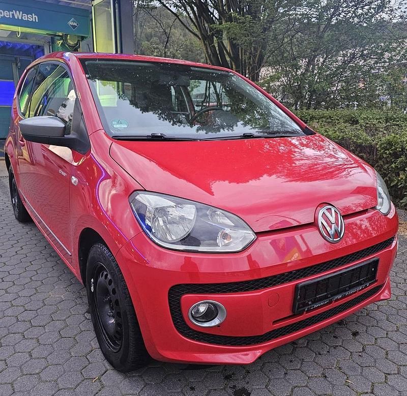 Second-hand VW up! 68 CP (50 kW) 2013 Roșu Hatchback