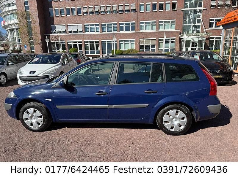 Gebraucht Renault Mégane III 111 PS (81 kW) 2009 Blau Limousine
