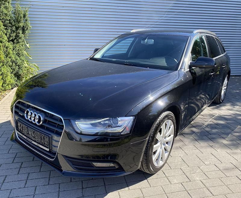 Schwarz Gebraucht 2012 Audi A4 Ambiente Kombi | 8.790 € (Guter Preis) - Bild 1/3