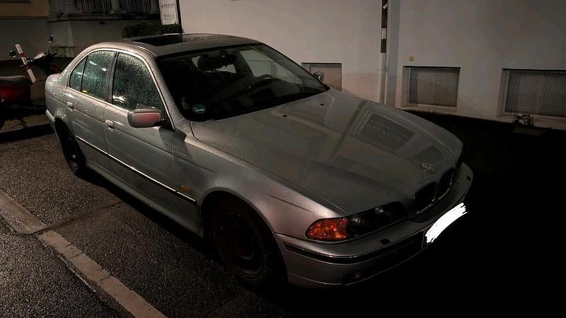 Silber Gebraucht 1998 BMW 523 Limousine | 1.100 € (Superpreis) - Bild 1/4
