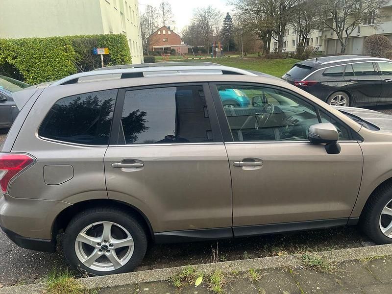 Gebraucht Subaru Forester Exclusive+ 147 PS (108 kW) 2014 Silber SUV