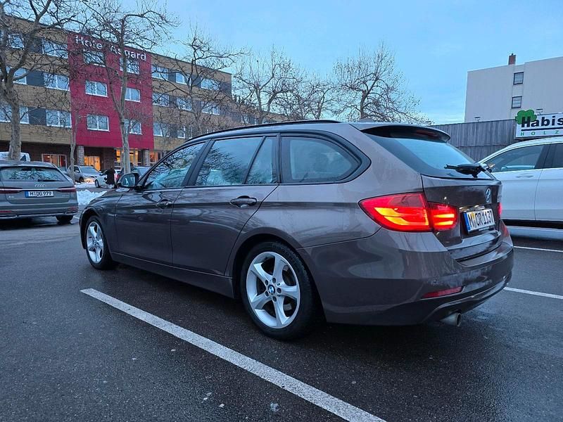 Gebraucht BMW 320 184 PS (135 kW) 2013 Braun Kombi