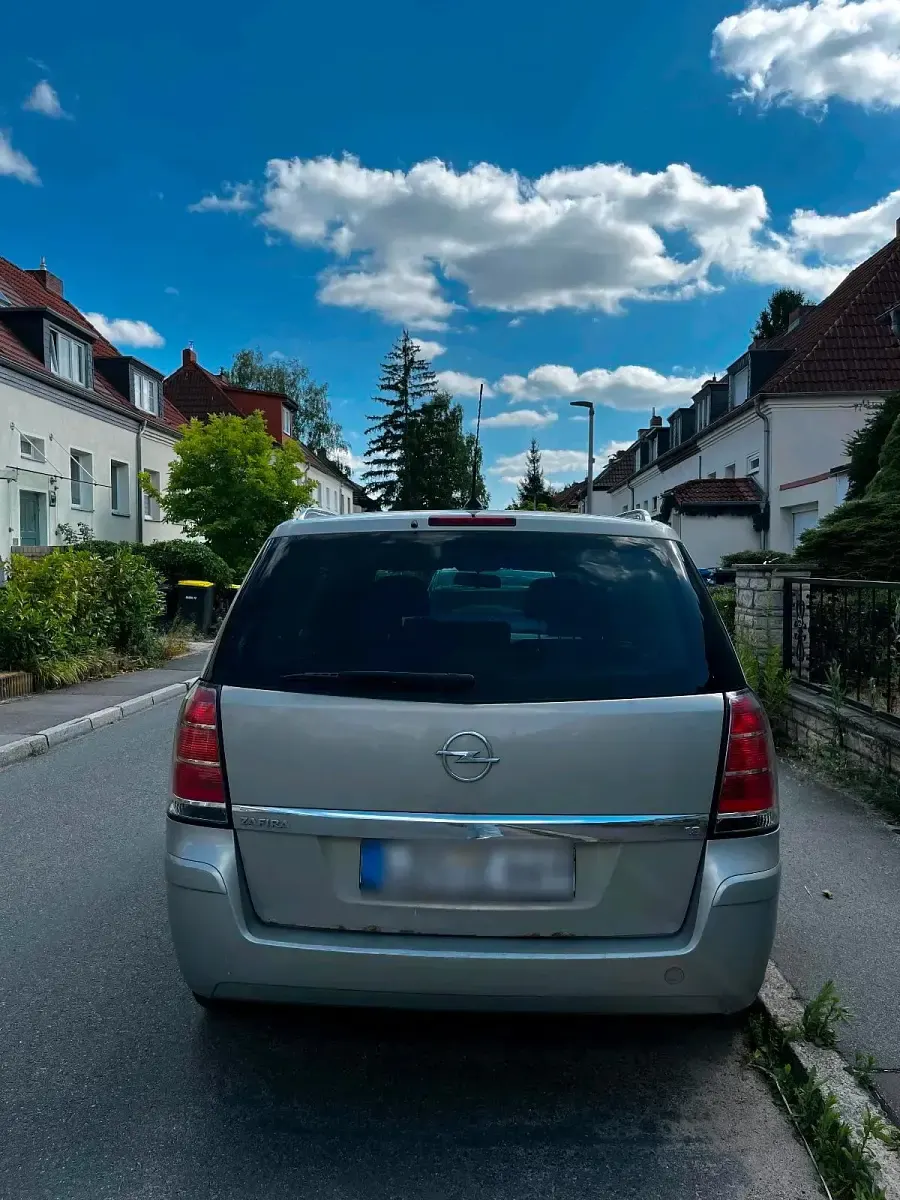 Gebraucht Opel Zafira 140 PS (102 kW) 2008 Gold Van / Kleinbus