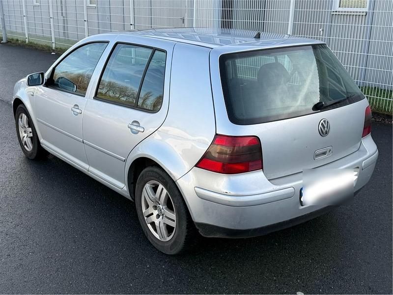 Silber Gebraucht 2001 VW Golf IV Highline Kleinwagen | 1.650 € (Superpreis) - Bild 1/4
