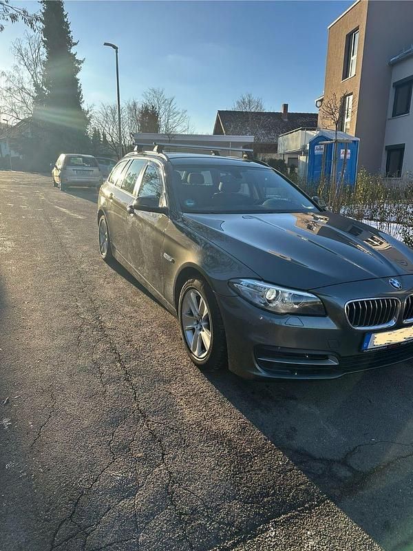 Grau Gebraucht 2014 BMW 520 Kombi | 8.500 € (Superpreis) - Bild 1/4